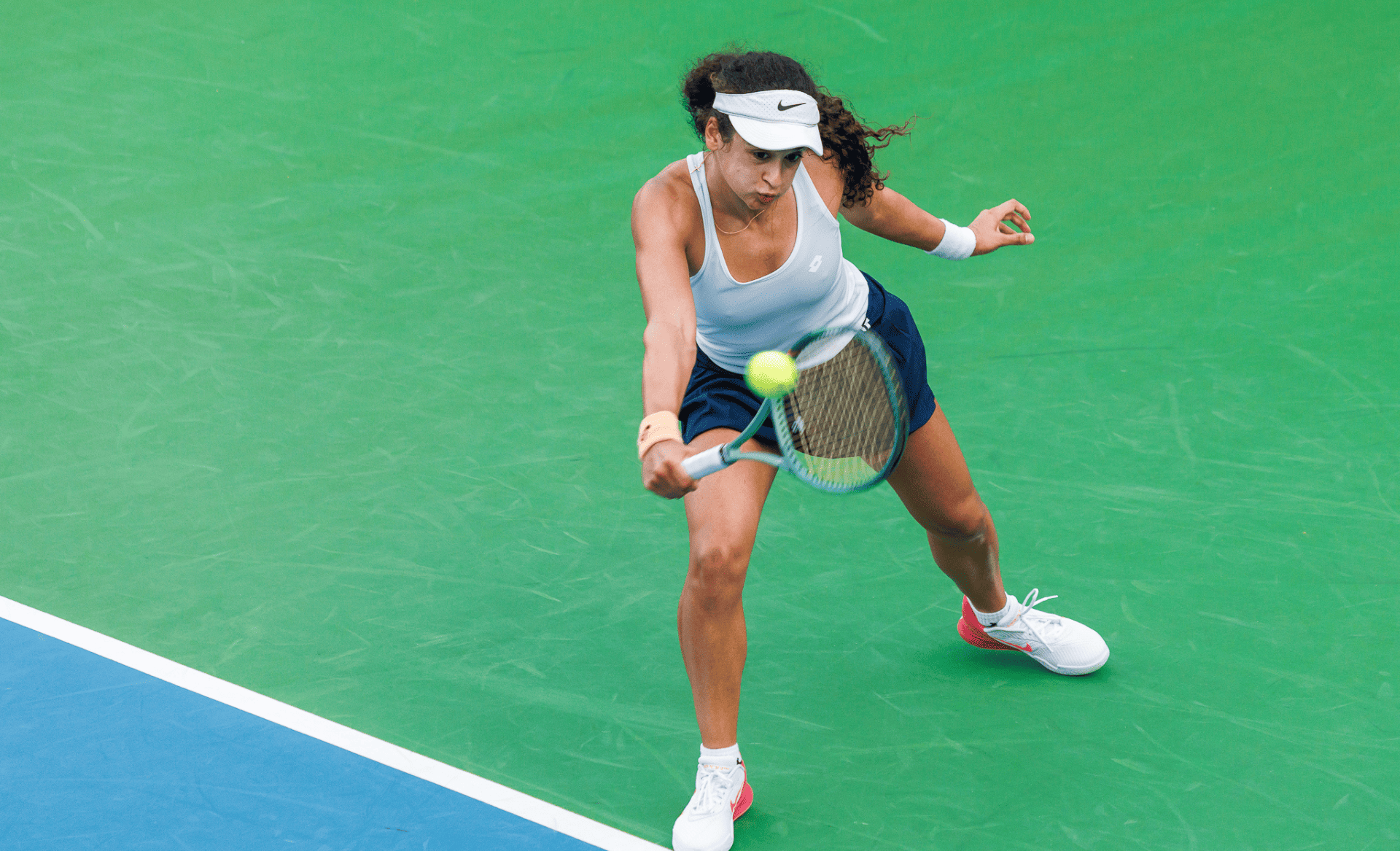 Milla Sequeira mais perto do quadro no W35 de Loulé