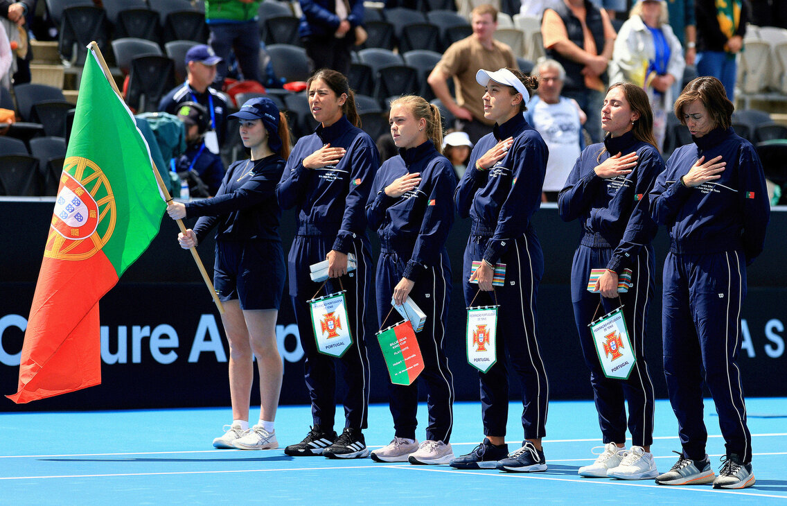 Neuza Silva (à dta), Francisca Jorge, Matilde Jorge, Angelina Voloshchuk e Inês Murta (Foto: ITF)